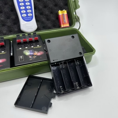 Kontrol jarak jauh berurutan nirkabel dingin 12 10 saluran kue 500m kembang api sistem penembakan