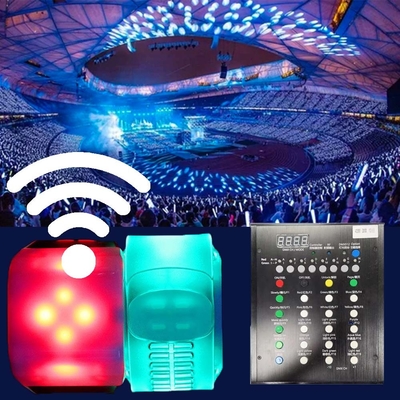 Kontrol jarak jauh yang dipersonalisasi bersinar LED disesuaikan Lampu Up Gelang NFC Rfid Custom Promosi