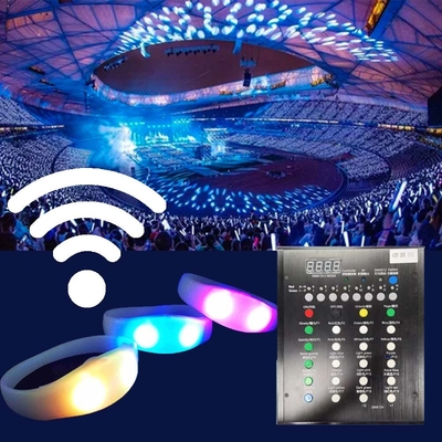 Perlengkapan pesta remote control led lampu gelang lumineux led berkedip gelang dengan 15 warna pencahayaan