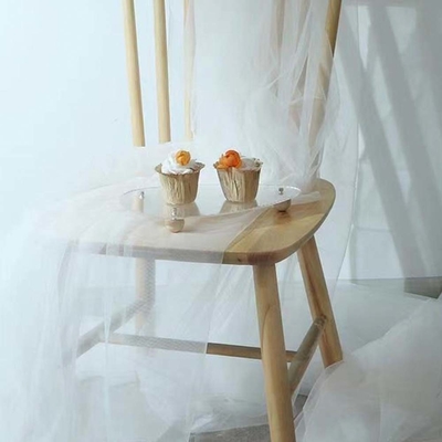 Custom Polyester Tulle Kain Lembut Pewarnaan Warna Murni Untuk Dekorasi Pernikahan Luar